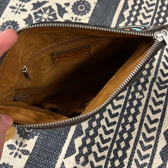 Patricia Nash Valerie Turquoise Wristlet - Picture 4 of 11